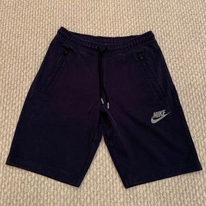 [BRAND NEW] NIKE Sportswear Fleece Shorts - Small (Navy)